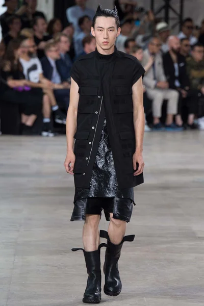 Look 4